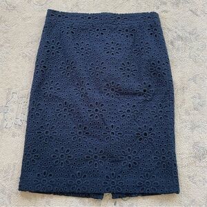 J. Crew Eyelet Pencil Skirt Size 4 Navy Blue Cotton Floral Feminine
